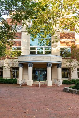 Chapel Hill, NC / USA - 23 Ekim 2020: Kuzey Carolina Üniversitesi kampüsündeki Frank H. Kenan Futbol Merkezi