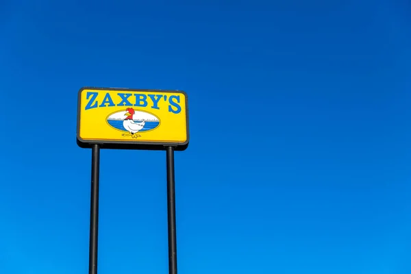 Atlanta Usa Oktober 2020 Zaxbys Restaurangskylt Snabbmatskedja Som Serverar Stekt — Stockfoto