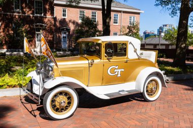 Atlanta, GA / USA - 30 Ekim 2020: The Ramblin 'Reck from Georgia Tech, 1930 Ford Model A Sport coupe ve öğrenci birliğinin resmi maskotudur..