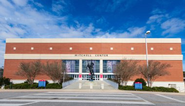 Mobile, AL - 2021: Güney Alabama Üniversitesi kampüsündeki Mitchell Merkezi