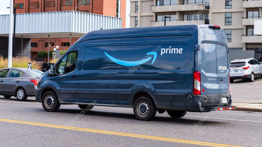 Memphis, TN: Amazon delivery van with the Amazon Prime logo in Memphis, TN