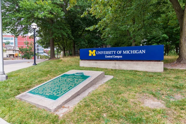 Ann Arbor 2021 Ondertekening Universiteit Van Michigan — Stockfoto
