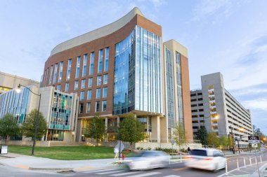 Nashville, TN - 24 Ekim 2025: Vanderbilt Üniversitesi Mühendislik ve Bilim Binası Yenilik Pavyonu