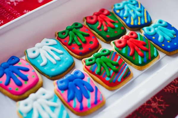 Biscuits Noël Faits Maison Joliment Décorés Pour Ressembler Des Cadeaux — Photo