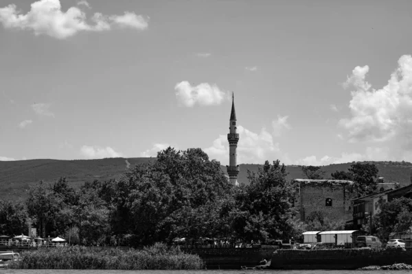 Чорно Біле Зображення Мечеті Середземного Моря — стокове фото
