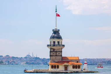 İstanbul 'dan denize inşa edilecek. Adı Kiz Kulesi.