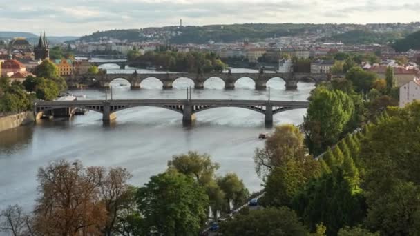 Tiro Movimiento Panorama Praga Vista Del Río Moldava Puentes Sobre — Vídeos de Stock