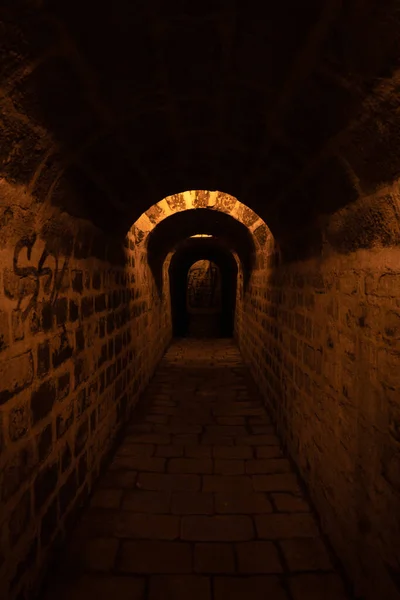 Luces Brillantes Viejo Túnel Piedra — Foto de Stock