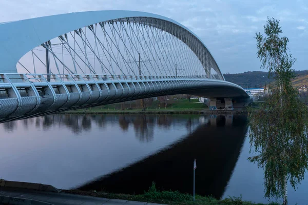 Construcción Hierro Puente Troja Puente Tráfico Sobre Río Moldava Centro —  Fotos de Stock