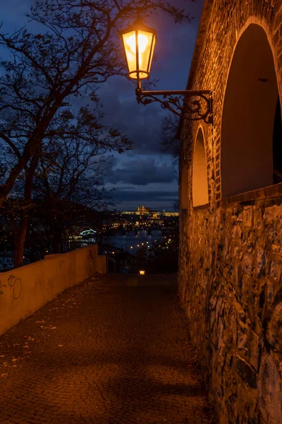 Antigua Pared Piedra Desenfocada Iluminada Del Siglo Luz Del Alumbrado — Foto de Stock