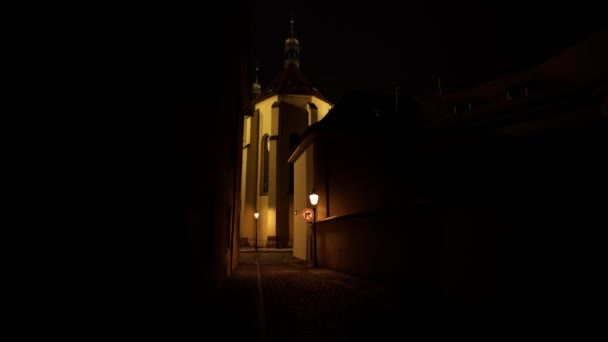 Свет Уличных Фонарей Старом Городе Церкви Хаталя Старом Городе Праги — стоковое видео