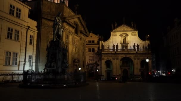 Gammalt Monument Och Staty Charles Från 1830 Och Prag Arkitektur — Stockvideo