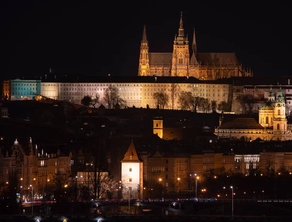 Panoramablick Auf Die Prager Burg Und Den Veitsdom Und Licht — Stockfoto