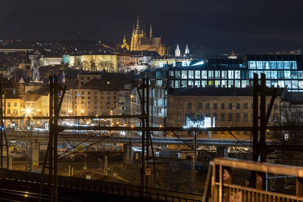 Pohled Pilíře Moderní Betonový Železniční Most Centru Prahy Noci 2021 — Stock fotografie