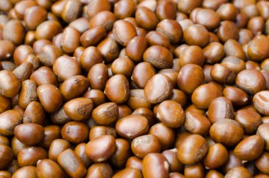 Kestane kahverengisi sıcak yemek.