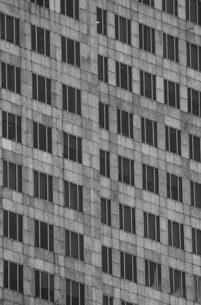 Irodaház Ablakok Fekete Fehér Kép — Stock Fotó