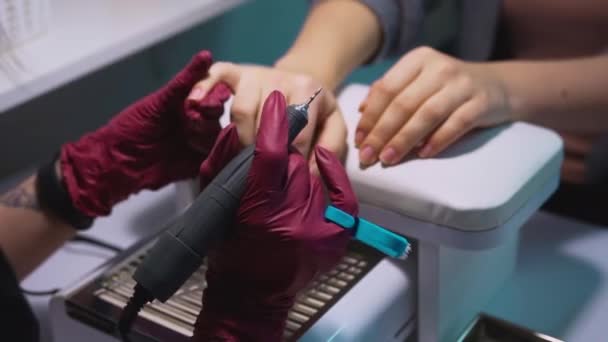 Manicura Guantes Desechables Nitrilo Sostiene Cepillo Para Eliminar Polvo Las — Vídeo de stock