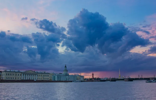Západ slunce v St. Petersburg, Rusko — Stock fotografie