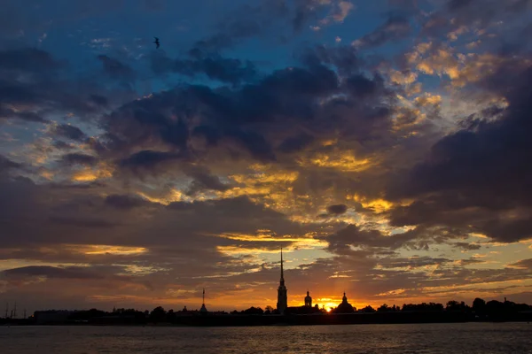 De zonsondergang in Sint-Petersburg — Stockfoto