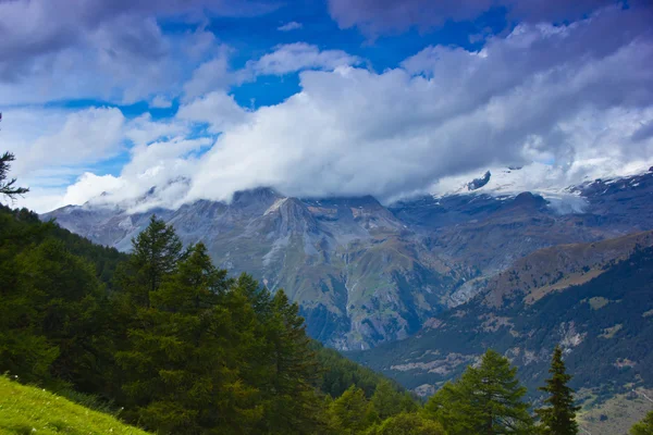 フランス アルプスの山岳風景 — ストック写真