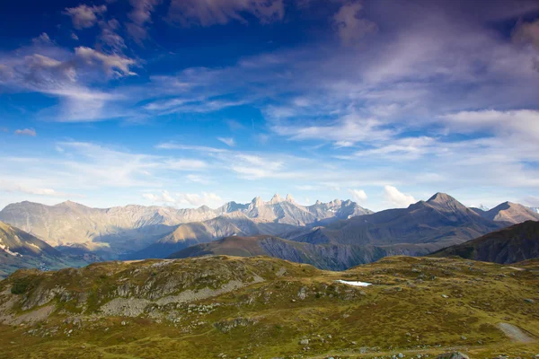 Французькі Альпи, літо — стокове фото