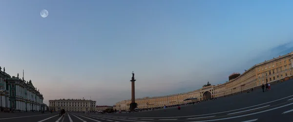 Rusya'nın St. Petersburg kentinde Hermitage ve Palace Meydanı'nın görünümü — Stok fotoğraf