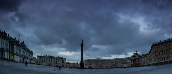 Άποψη της πλατείας Ερμιτάζ και το παλάτι, στην Αγία Πετρούπολη, Ρωσία — Φωτογραφία Αρχείου