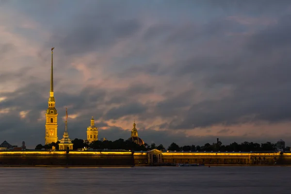 View of the Peter and Paul fortress and Palace embankment, St. Petersburg, Russia — Stock Photo, Image