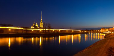Gün batımında, Rusya St. Petersburg'daki Petropavlovsk kale görüntüleyin