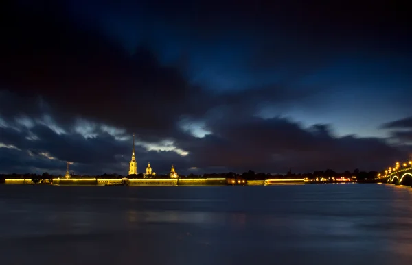 Noite São Petersburgo, Rússia — Fotografia de Stock