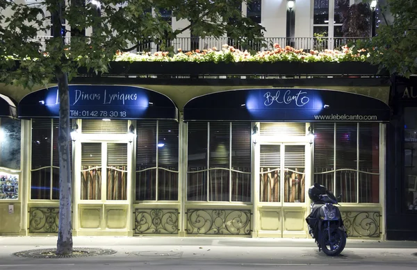 Večerní Paříž, Francie — Stock fotografie