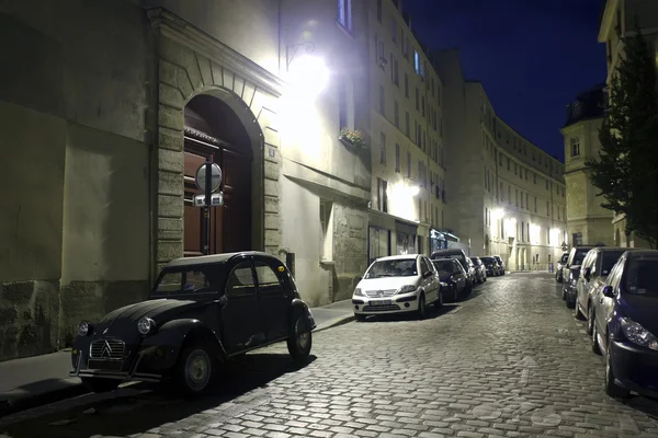 Citroen cv2 en las calles de París, Francia — Foto de Stock