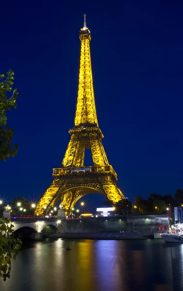 埃菲尔铁塔，巴黎法国 — 图库照片