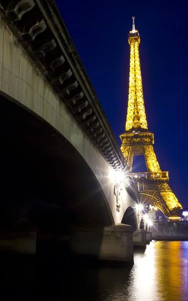 埃菲尔铁塔，巴黎法国 — 图库照片