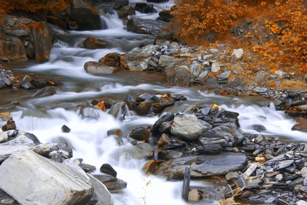 Fiume di montagna, Francia, Europa — Foto Stock