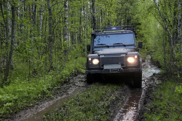 Land rover defender Rusya'da