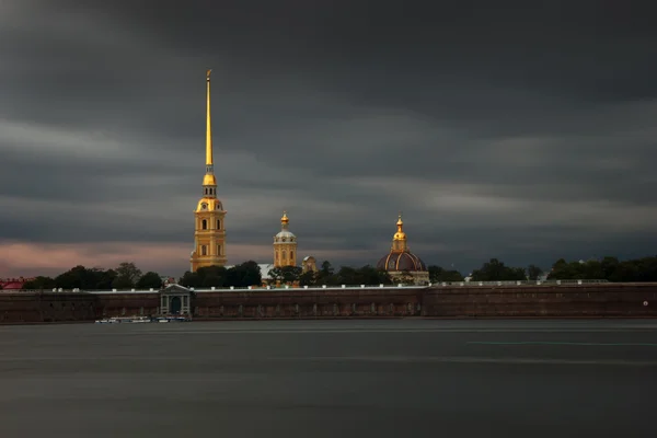 St. Petersburg při západu slunce — Stock fotografie