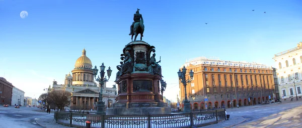 St. Isaac's square, St. Petersburg — Stock Photo, Image