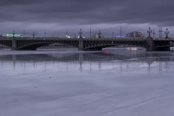Trinity bridge, St. Petersburg, Rusland — Stockfoto