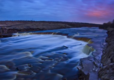 Orman şelale Nehri Tosno Leningrad region, Rusya Federasyonu