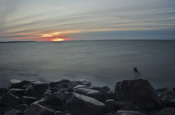 Pôr do sol no Golfo da Finlândia, Rússia — Fotografia de Stock