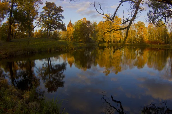 La torre Chapelle a Pushkin nel tardo autunno — Foto Stock