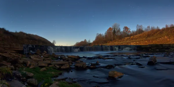 Cachoeira Tosno, região de Leningrado, Rússia — Fotografia de Stock