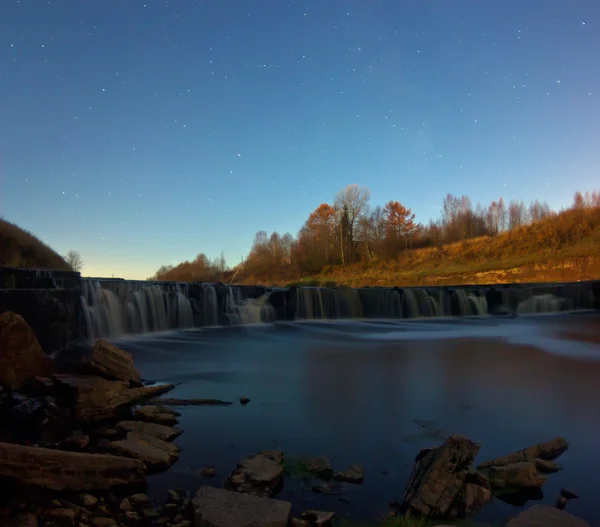 Cachoeira Tosno, região de Leningrado, Rússia — Fotografia de Stock