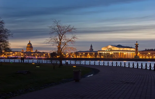 Solnedgången i St Petersburg — Stockfoto