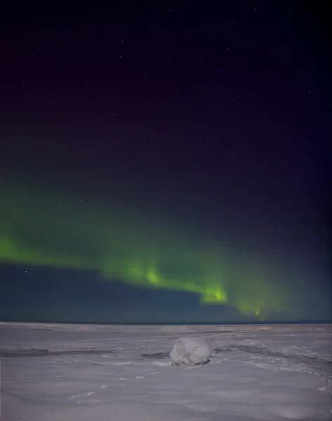 Luzes do norte sobre o lago Ladoga Rússia — Fotografia de Stock