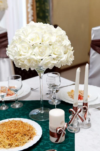 Servir mesa de boda —  Fotos de Stock