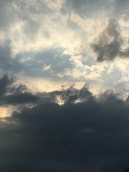 Arkaplan Bulutları Karanlık Aydınlık — Stok fotoğraf