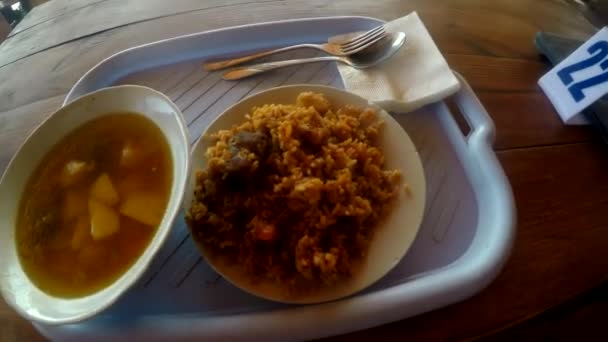 Cheap lunch table soup porridge — Stock Video