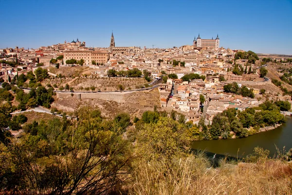 Toledo, İspanya. Görünümü Alcazar ve şehir